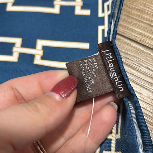 NWOT J.McLaughlin Amoura Silk Scarf - Picture 3 of 4